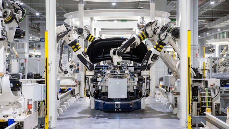 Trump analiza prórroga de un mes para aranceles a la industria automotriz en México y Canadá