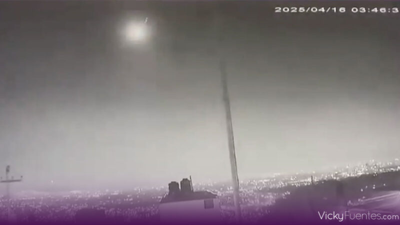 Bólido se desintegra sobre la Ciudad de México y genera explosión audible