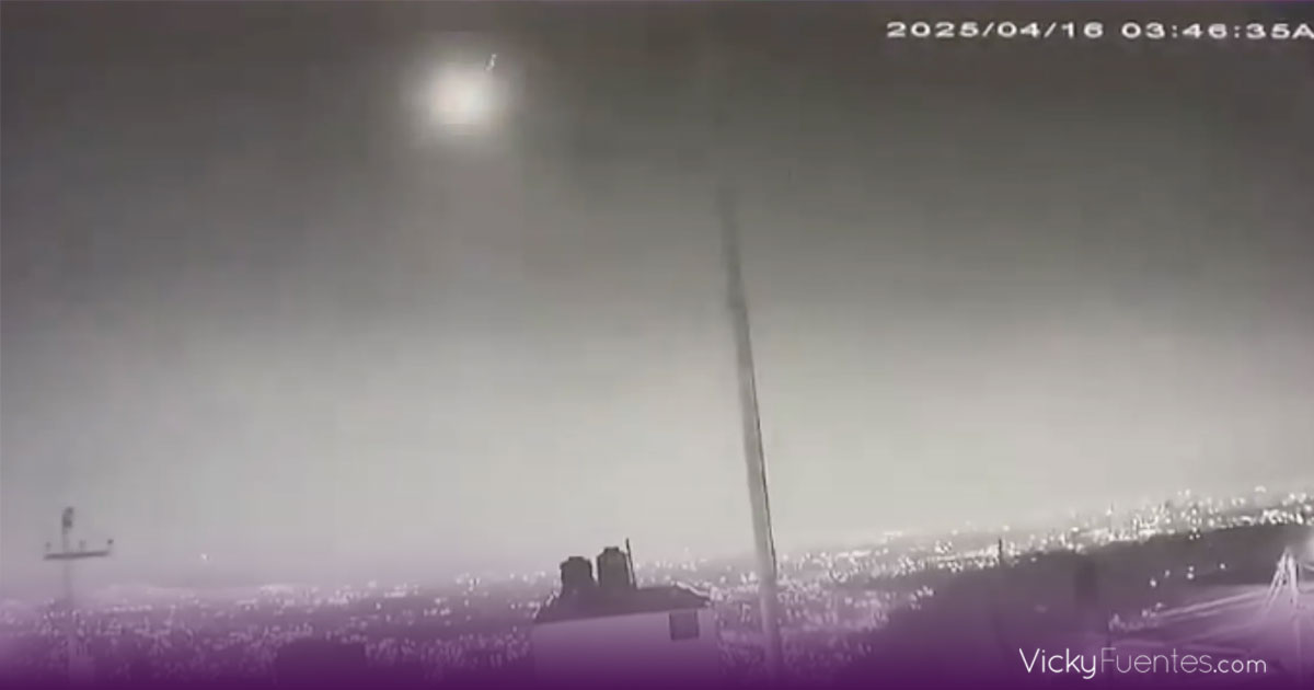 Bólido se desintegra sobre la Ciudad de México y genera explosión audible