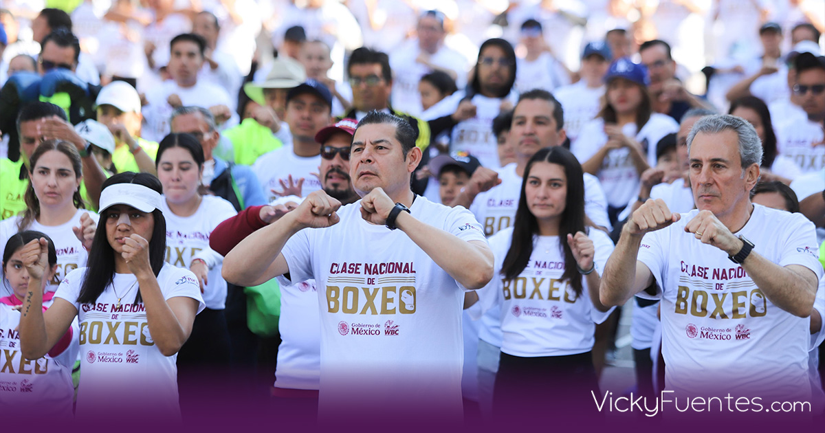 Puebla participa con más de 3 mil personas en Clase Nacional de Boxeo contra adicciones