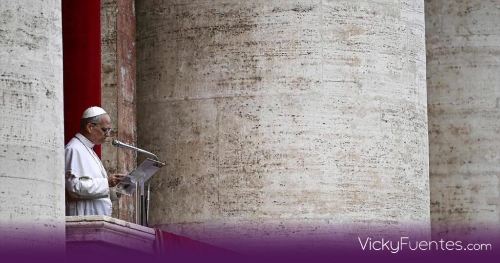 León XIV llama a la paz mundial en su primer mensaje desde el Vaticano