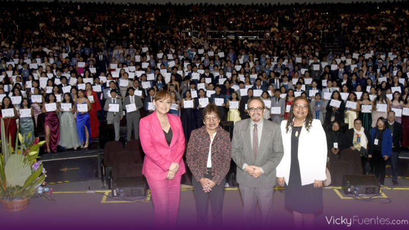 Graduación BUAP 2025: Lilia Cedillo destaca compromiso y logros de jóvenes egresados