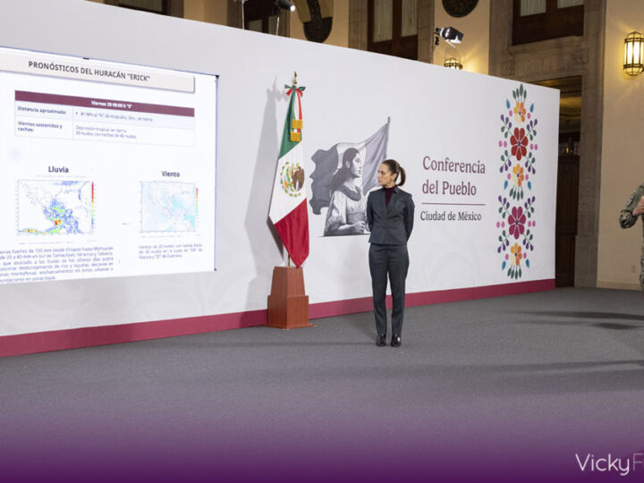Huracán Erick toca tierra en Oaxaca y avanza hacia Guerrero y Michoacán