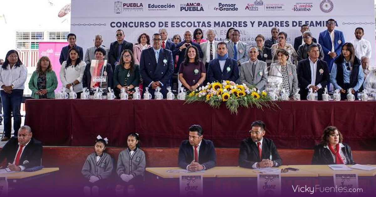 Lupita Cuautle destaca la importancia de actos cívicos en concurso estatal de escoltas