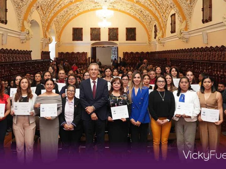 Puebla certifica a 1 372 servidoras y servidores en igualdad laboral y no discriminación