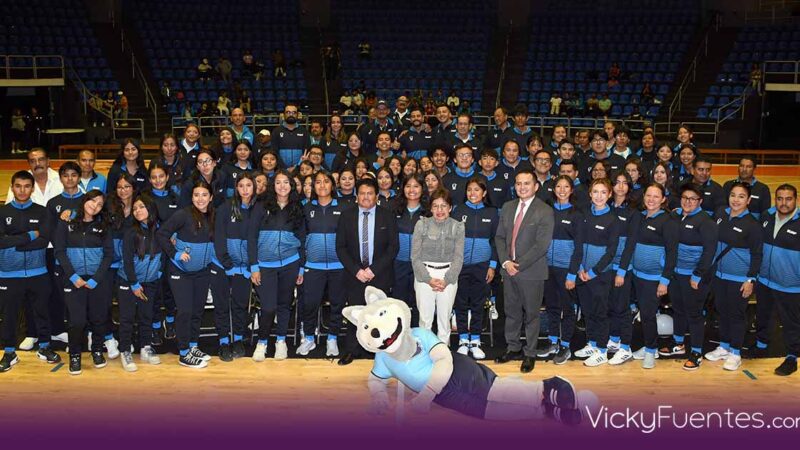 BUAP abandera a estudiantes que competirán en Juegos Escolares 2025