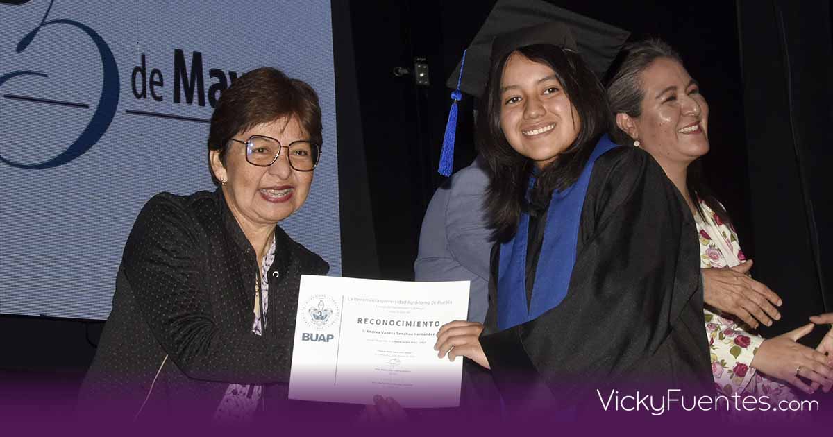 BUAP gradúa a más de 670 estudiantes de nivel medio superior