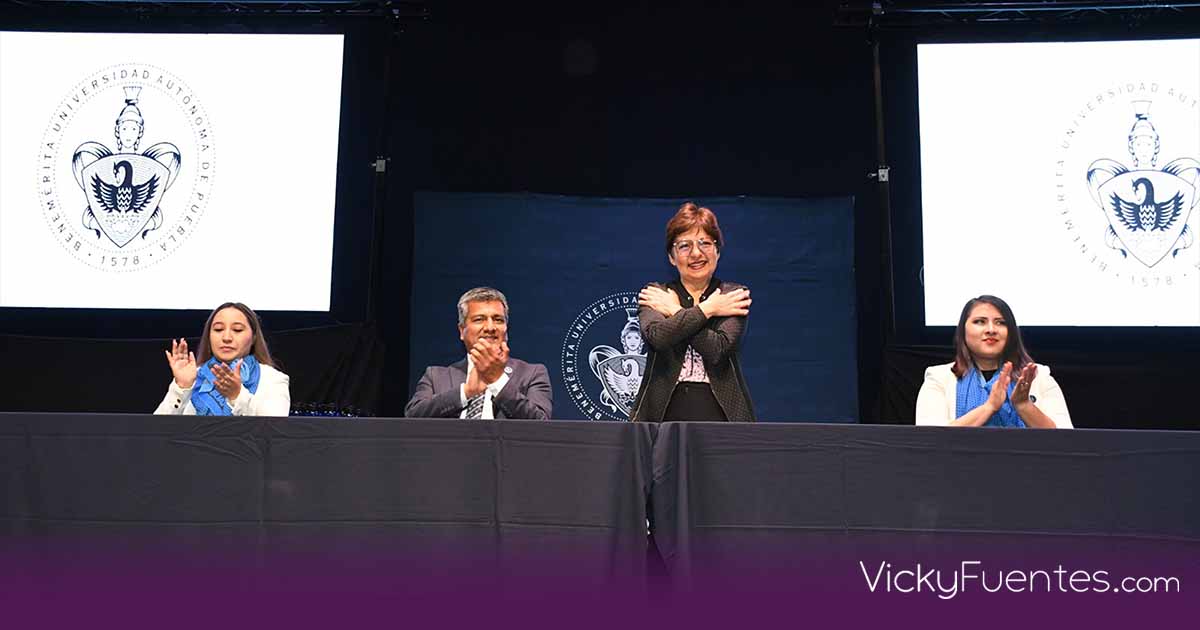 Rectora Lilia Cedillo preside graduaciones de la BUAP en el CCU