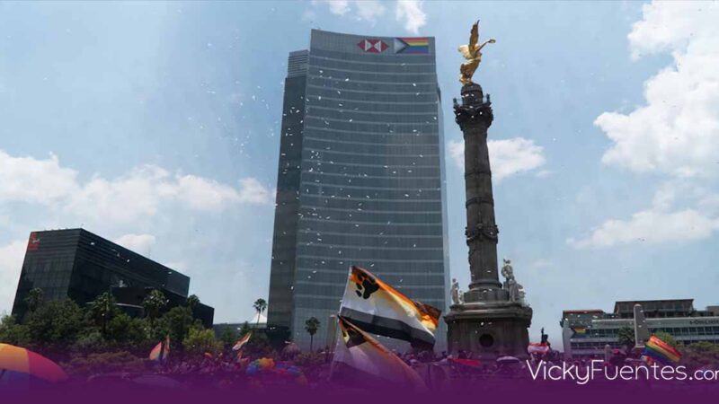 Marcha del Orgullo LGBT+ llena de color Reforma y provoca cierres en CDMX