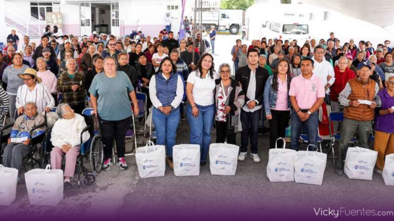 Lupita Cuautle entrega 1,900 apoyos alimentarios en San Andrés Cholula