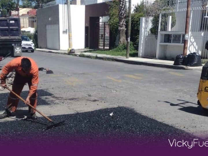 Campaña Bacheando Puebla mejora vialidades y fortalece el comercio local