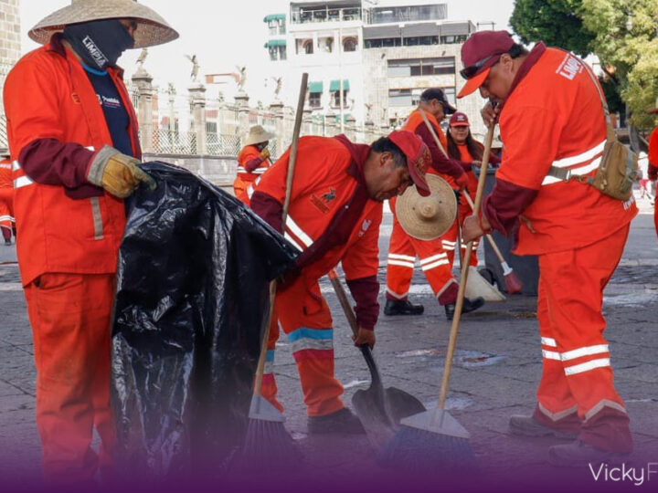 Municipio de Puebla refuerza limpieza en Centro Histórico durante temporada vacacional
