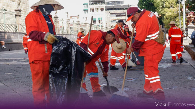 Municipio de Puebla refuerza limpieza en Centro Histórico durante temporada vacacional