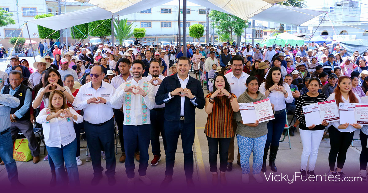 Histórica entrega de 7 mdp a San Miguel Canoa para derechos indígenas