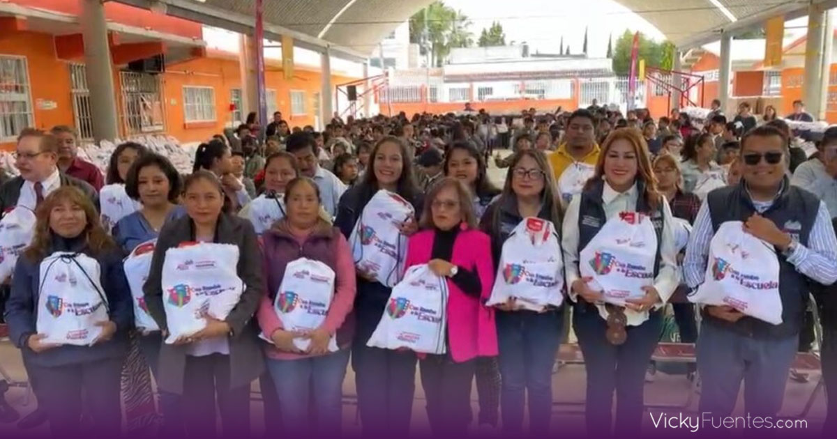Concluye San Andrés Cholula entrega de 9 mil kits escolares en primarias