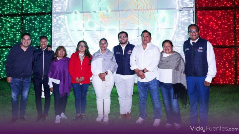 San Andrés Cholula enciende más de 230 luces festivas para celebrar el mes patrio
