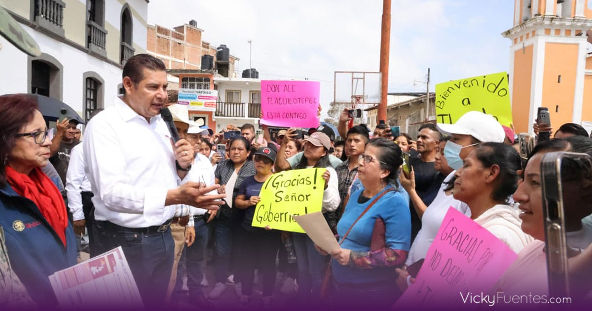 Alejandro Armenta recorre Tlacuilotepec y promete reconstrucción tras lluvias