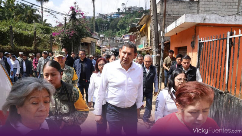Alejandro Armenta supervisa limpieza y reconstrucción en Huauchinango tras desbordamiento del río