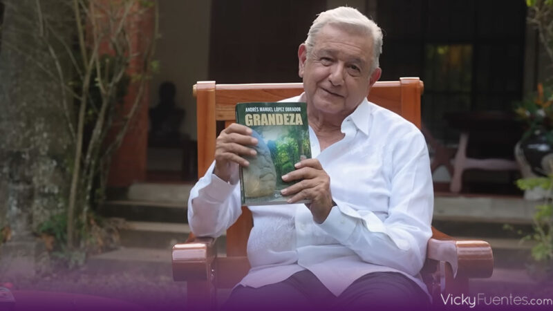 AMLO reaparece para presentar Grandeza y asegura que su retiro político es definitivo