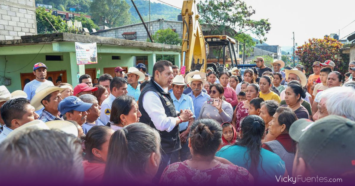 Alejandro Armenta atiende de inmediato daños por desborde de arroyo en Chicontla
