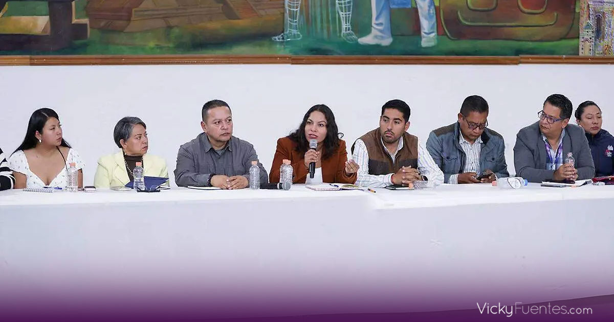 Lupita Cuautle estrecha colaboración con autoridades auxiliares en San Andrés Cholula