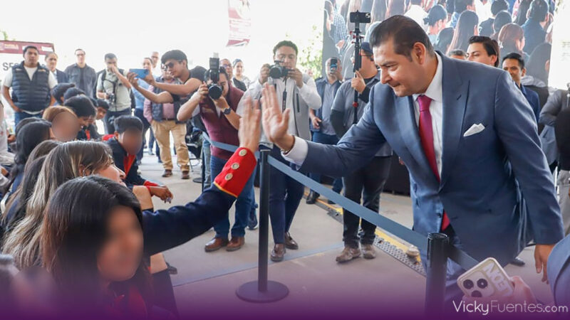 Puebla refuerza educación digital con entrega de 79 mil Becas de Conectividad