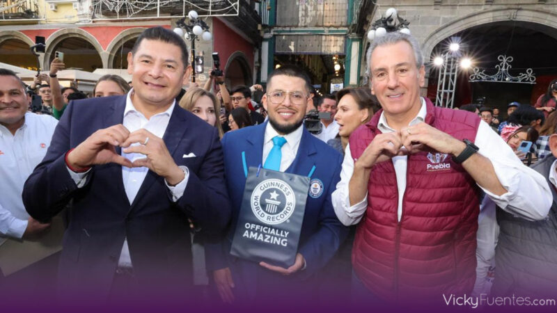 Puebla hace historia con la rosca de Reyes más grande del mundo y rompe récord Guinness