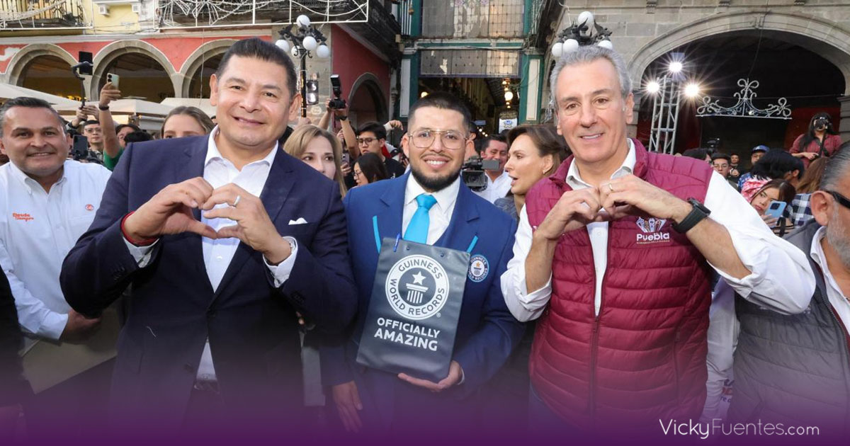 Puebla hace historia con la rosca de Reyes más grande del mundo y rompe récord Guinness