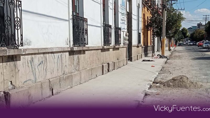 Puebla rehabilita banquetas del centro histórico para garantizar una movilidad segura