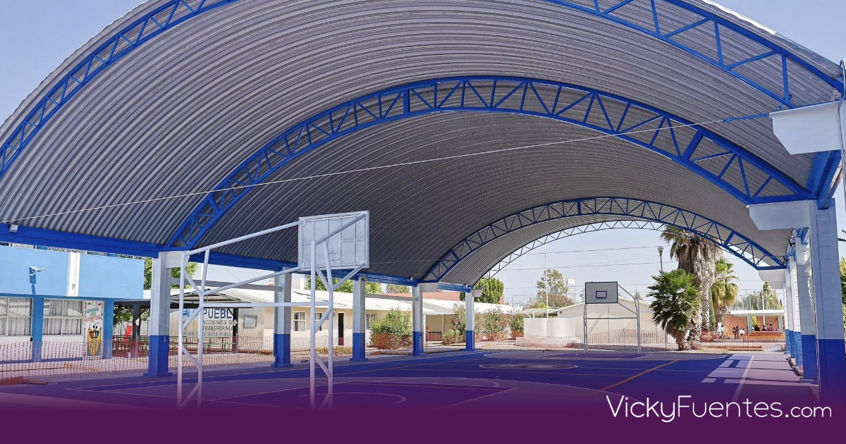 Lupita Cuautle entrega rehabilitación de infraestructura educativa en la zona Atlixcáyotl