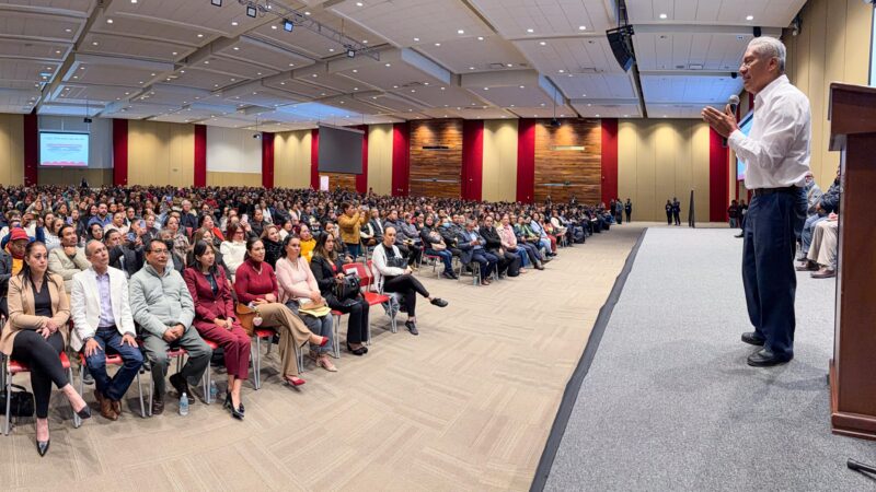 SEP Puebla capacita a 1,200 docentes en el modelo de comunidades de aprendizaje