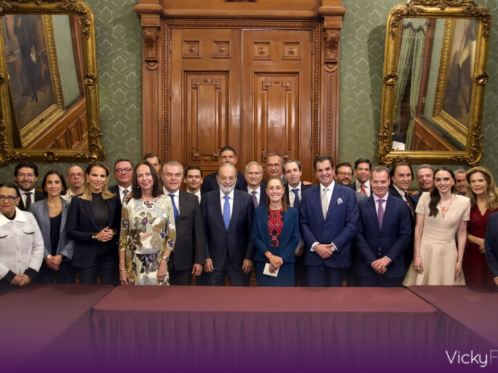 Claudia Sheinbaum se reúne con empresarios y destaca presencia de Carlos Slim en Palacio Nacional