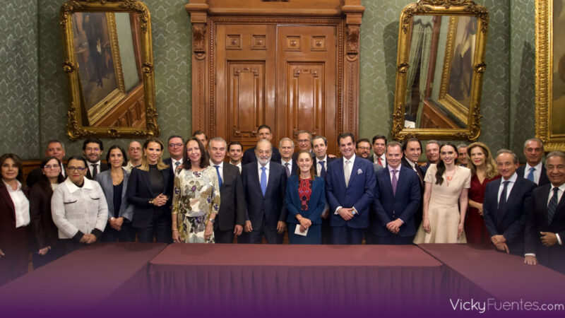 Claudia Sheinbaum se reúne con empresarios y destaca presencia de Carlos Slim en Palacio Nacional