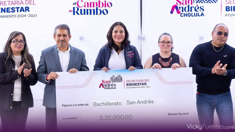 Lupita Cuautle entrega apoyos económicos para fortalecer la educación en San Andrés Cholula