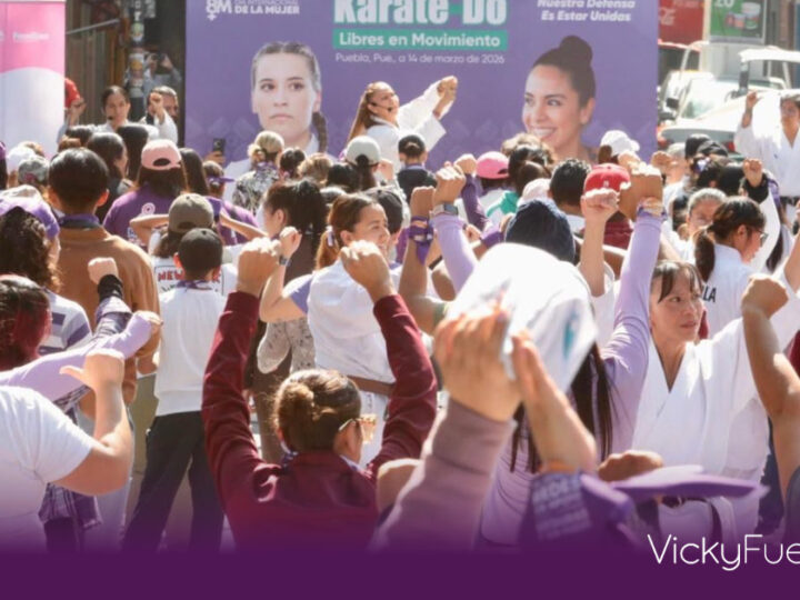 Puebla impulsa la seguridad de las mujeres con clase masiva de karate