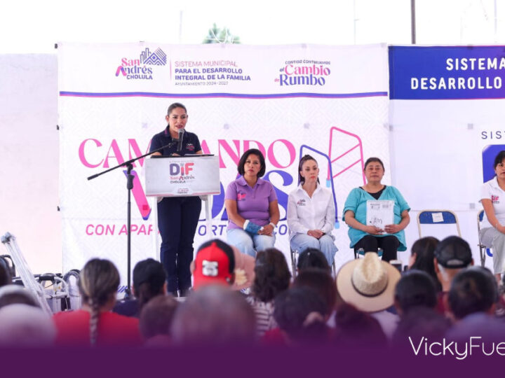 Lupita Cuautle entrega apoyos funcionales del programa Cambiando Vidas en San Andrés Cholula