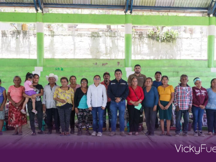 Gobierno de Puebla entrega apoyos humanitarios a familias afectadas por lluvias en Pantepec