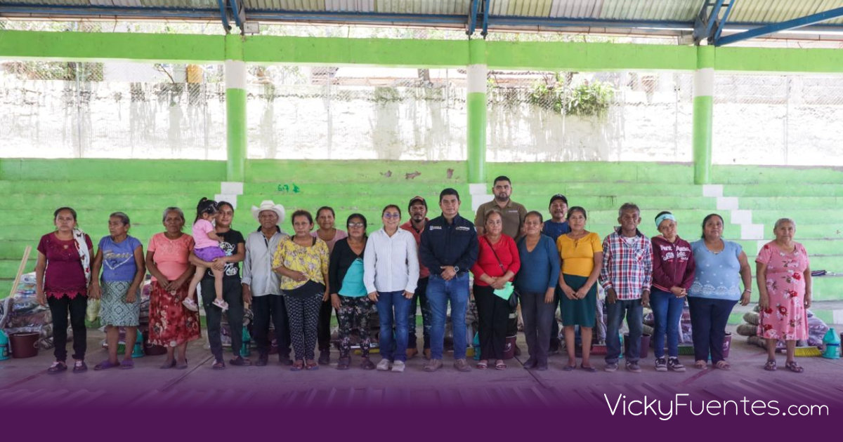 Gobierno de Puebla entrega apoyos humanitarios a familias afectadas por lluvias en Pantepec