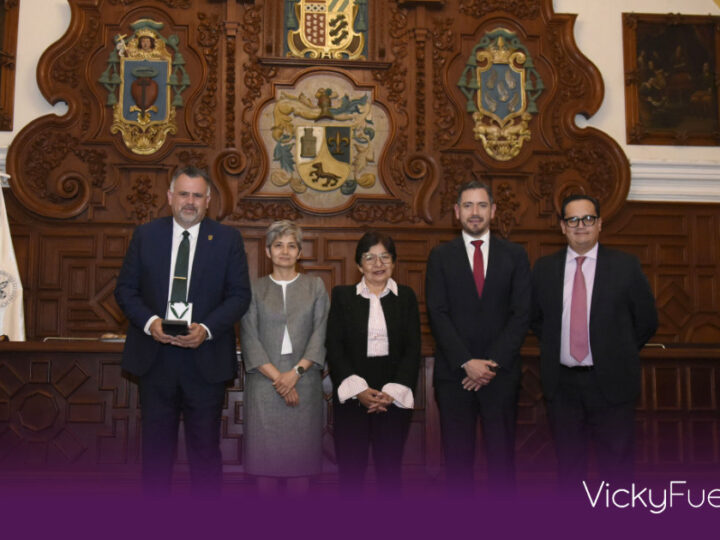 Rector de la UABC recibe la presea “Dr. Jorge Carpizo” en la BUAP por su labor en derechos universitarios