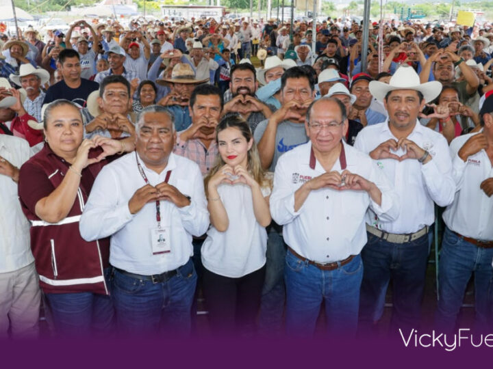Gobierno de Puebla entrega más de 5,600 bultos de semilla de sorgo en la Mixteca