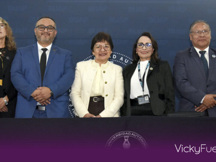 Lilia Cedillo reconoce la calidad educativa en el primer informe de la Facultad de Medicina de la BUAP
