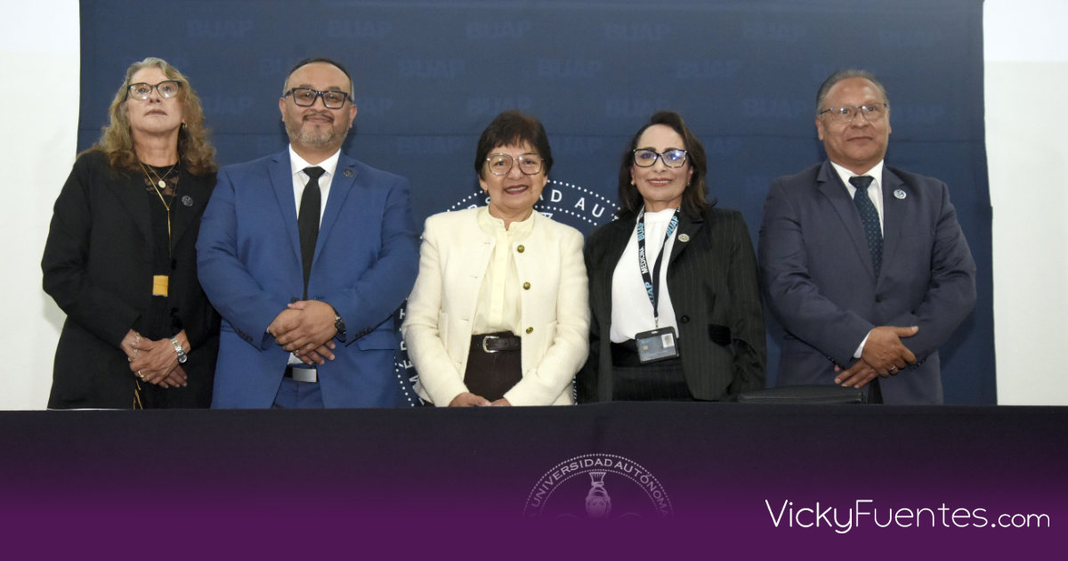 Lilia Cedillo reconoce la calidad educativa en el primer informe de la Facultad de Medicina de la BUAP