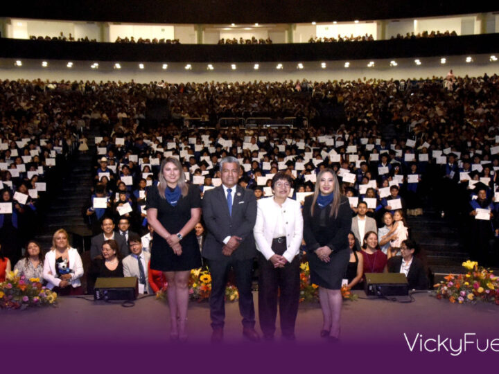 Graduación de 502 alumnos del Complejo Regional Centro de la BUAP encabezada por Lilia Cedillo