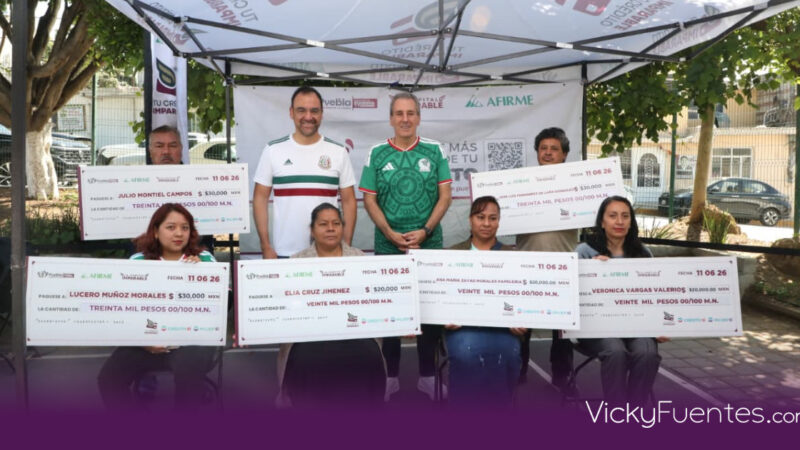 Pepe Chedraui entrega cheques de Tu Crédito Imparable para impulsar a MIPYMES en San Jerónimo Caleras
