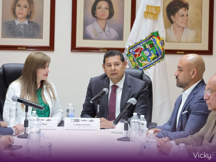 Carlos Ochoa Rodríguez asume el SEDIF en un relevo respaldado por Alejandro Armenta