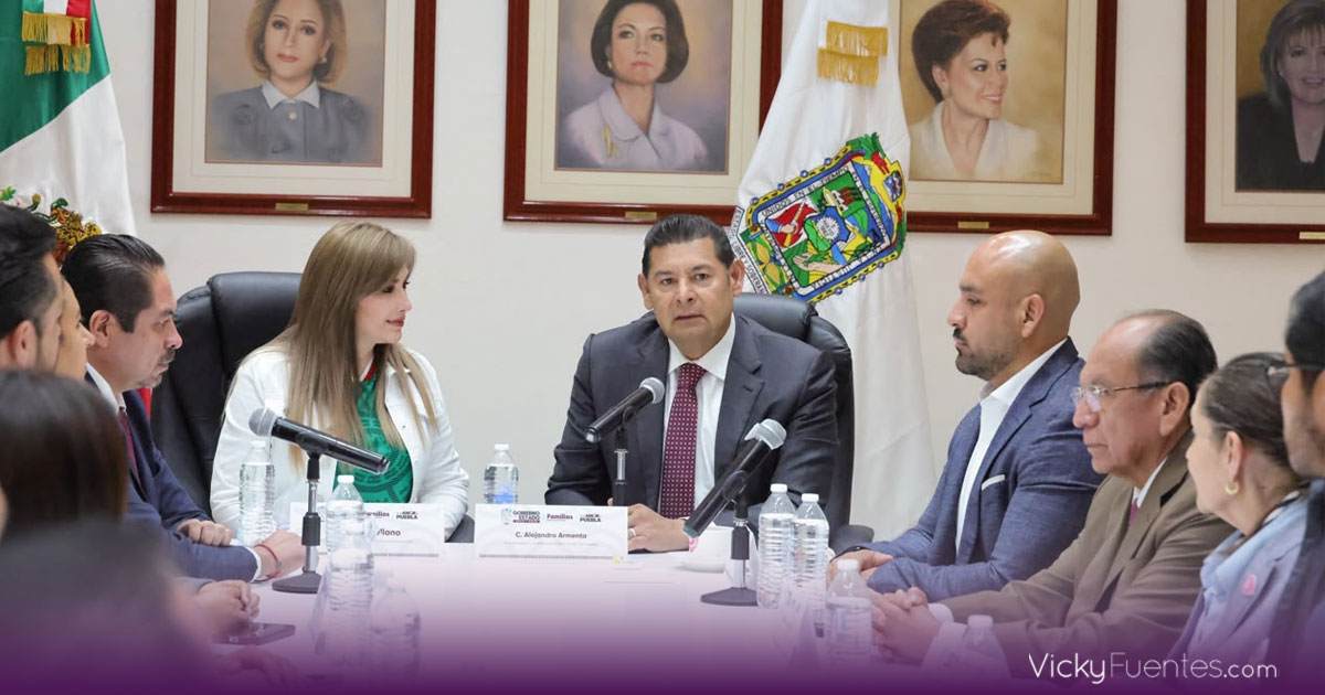 Carlos Ochoa Rodríguez asume el SEDIF en un relevo respaldado por Alejandro Armenta