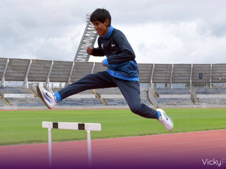 Estudiante poblano cierra su etapa en preparatoria con bronce nacional en atletismo