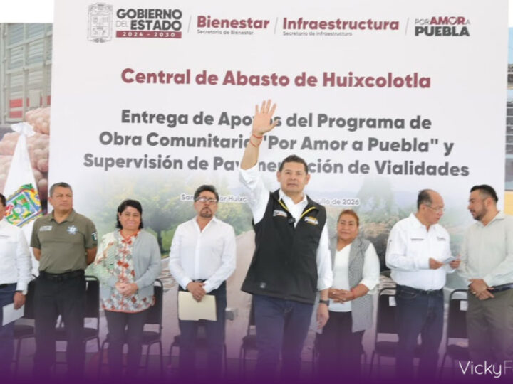 Gobierno de Puebla combina obra comunitaria y rehabilitación vial en la Central de Abastos de Huixcolotla