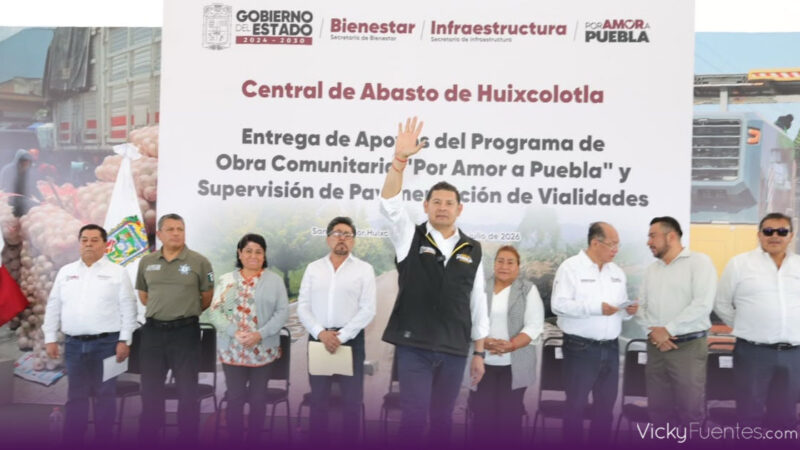 Gobierno de Puebla combina obra comunitaria y rehabilitación vial en la Central de Abastos de Huixcolotla
