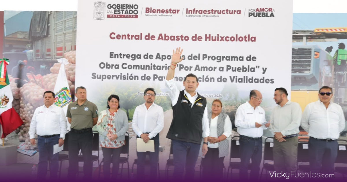 Gobierno de Puebla combina obra comunitaria y rehabilitación vial en la Central de Abastos de Huixcolotla